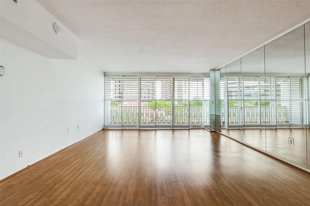 3701 Turtle Creek Boulevard #5D Dallas, TX 75219