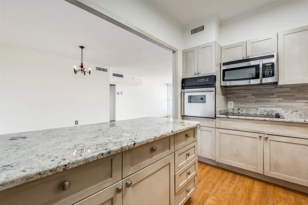 3701 Turtle Creek Boulevard #5D Dallas, TX 75219
