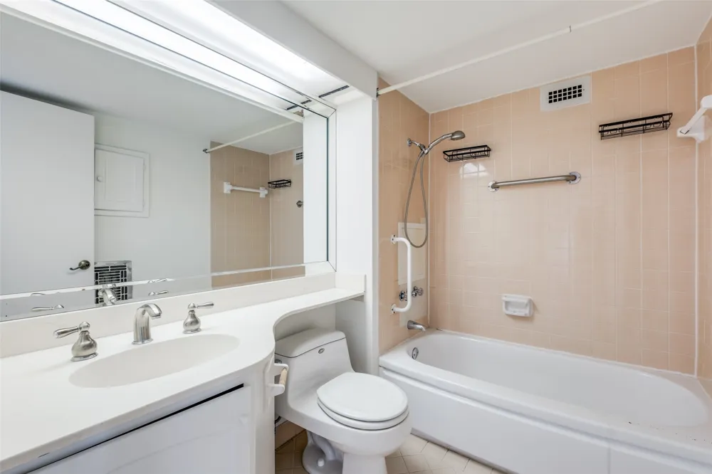 3701 Turtle Creek Boulevard #5D Dallas, TX 75219