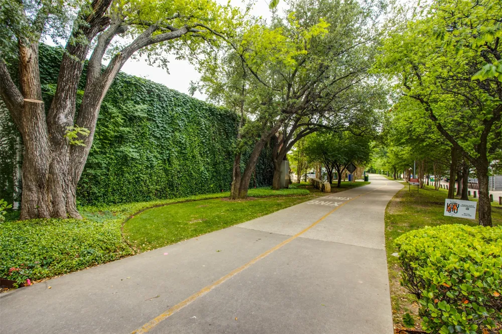 3701 Turtle Creek Boulevard #5D Dallas, TX 75219
