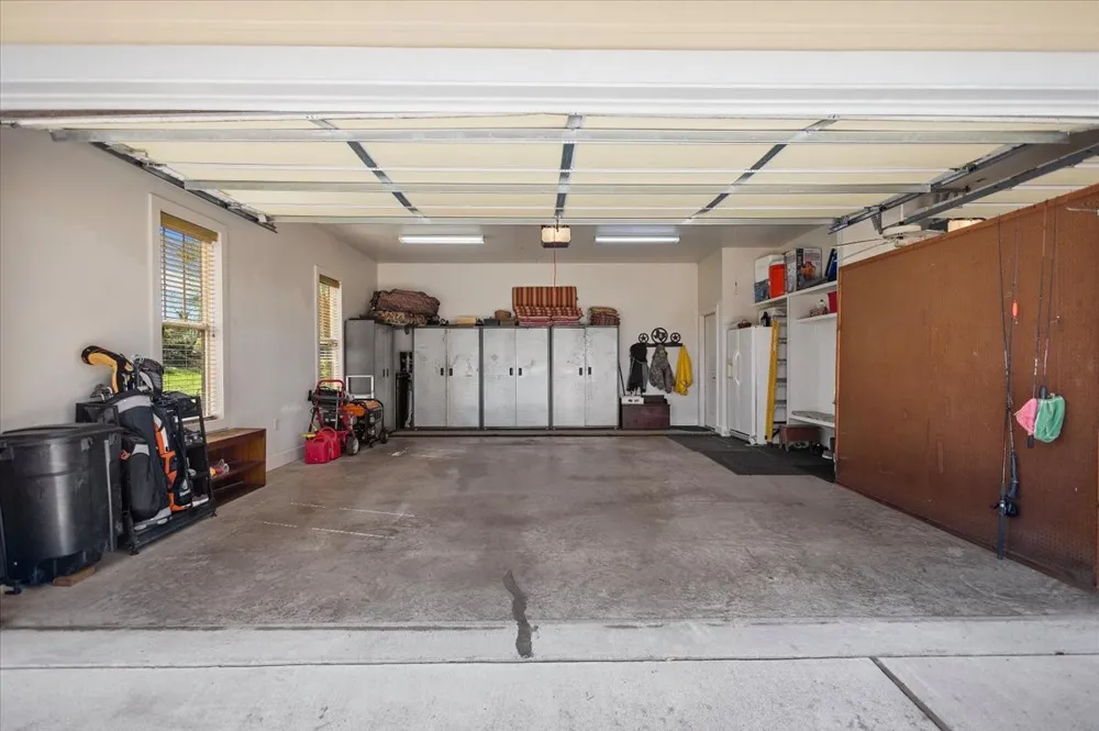 24050 Red Azalea Lindale, TX 75771