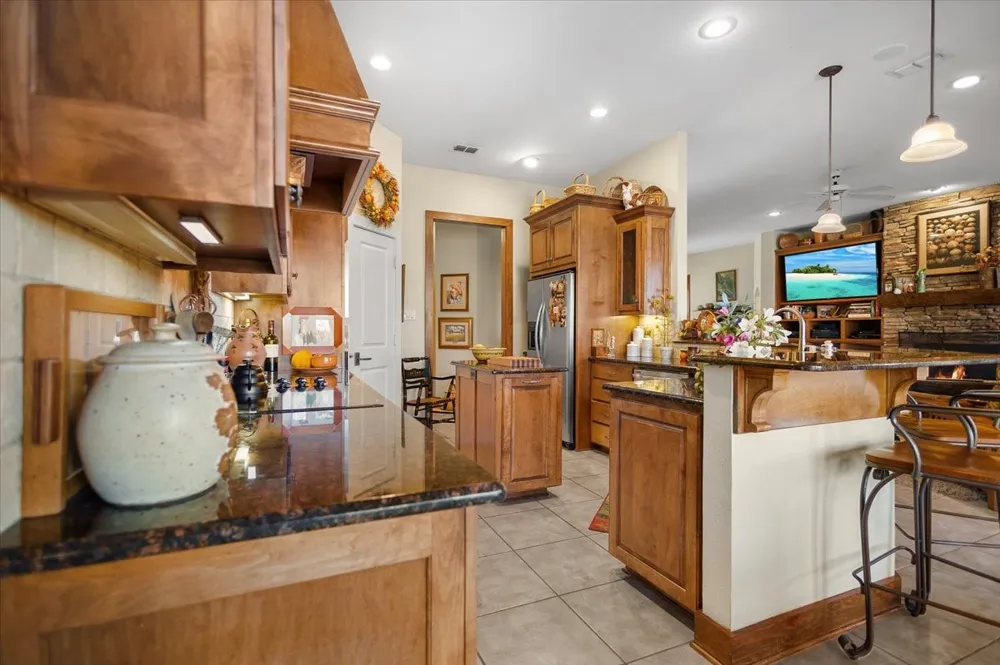 24050 Red Azalea Lindale, TX 75771