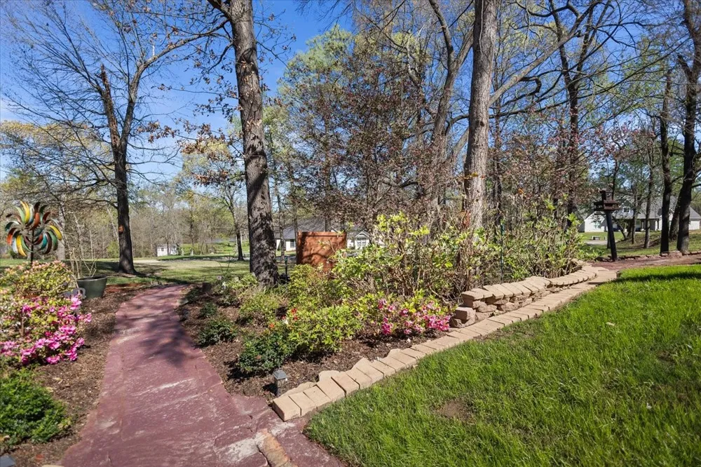 24050 Red Azalea Lindale, TX 75771