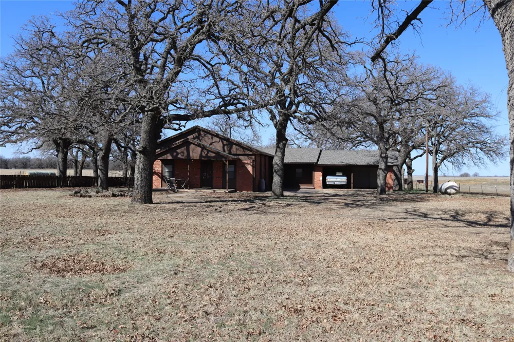 2553 Brixey Road Henrietta, TX 76365