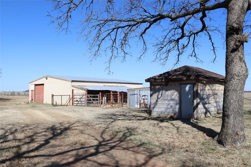 2553 Brixey Road Henrietta, TX 76365