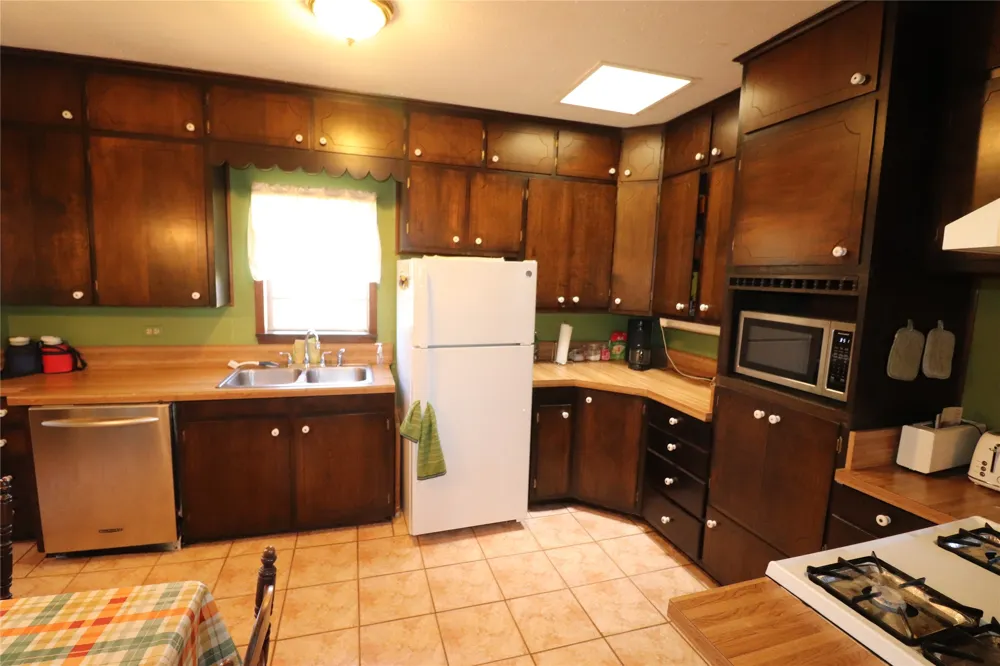 2553 Brixey Road Henrietta, TX 76365