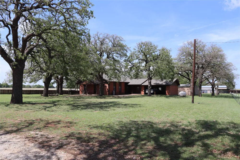 2553 Brixey Road Henrietta, TX 76365
