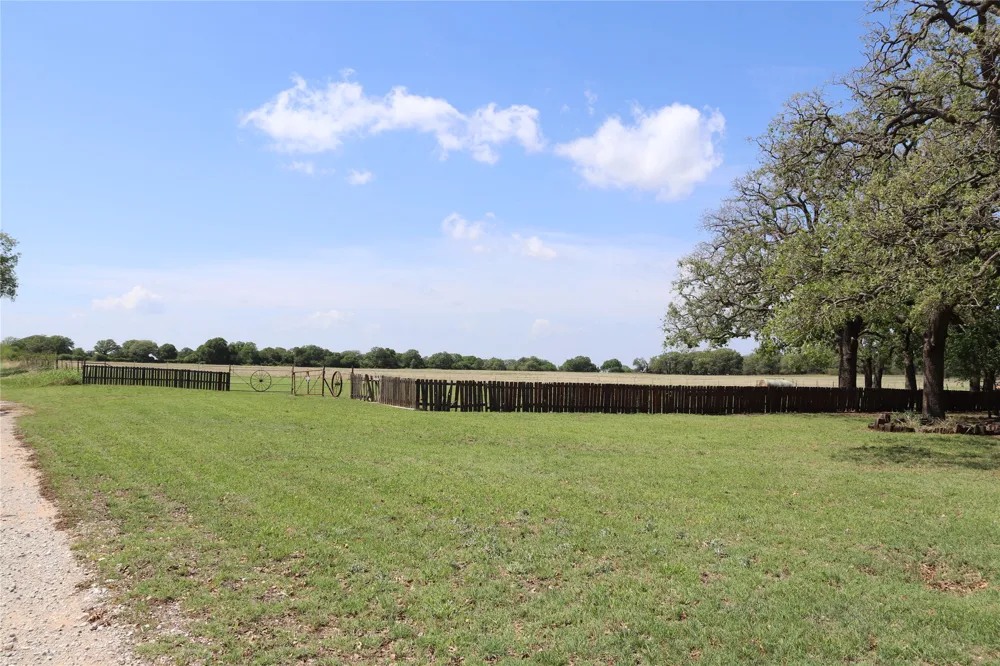 2553 Brixey Road Henrietta, TX 76365