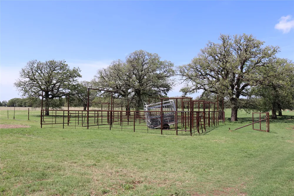 2553 Brixey Road Henrietta, TX 76365