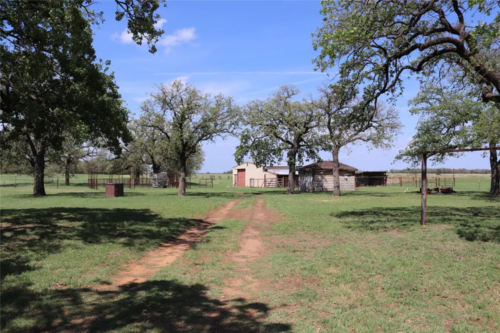 2553 Brixey Road Henrietta, TX 76365