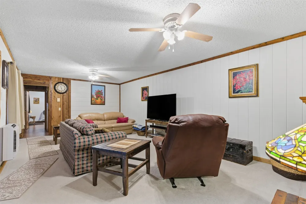 302 Kennon Circle Palo Pinto, TX 76484