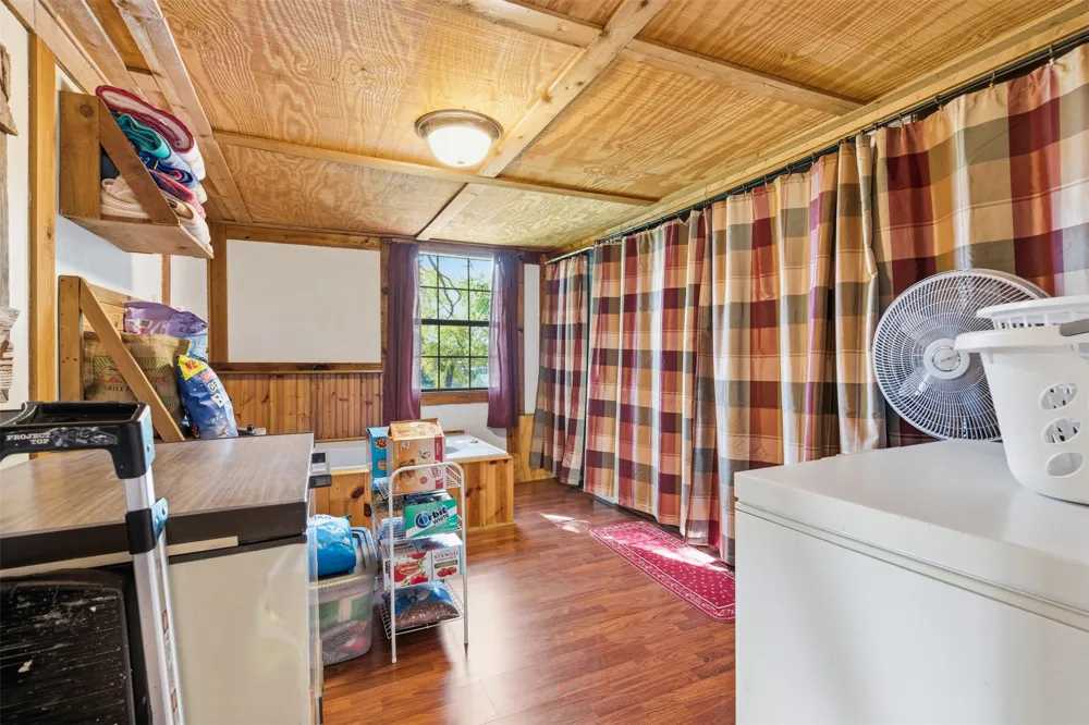 302 Kennon Circle Palo Pinto, TX 76484