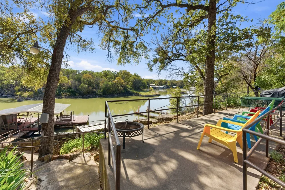 302 Kennon Circle Palo Pinto, TX 76484