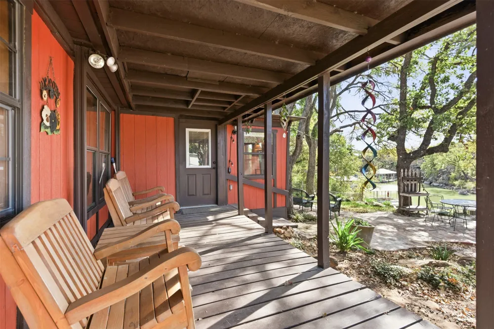 302 Kennon Circle Palo Pinto, TX 76484