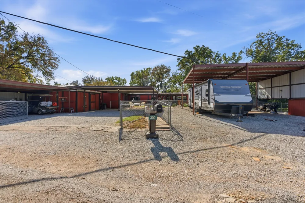 302 Kennon Circle Palo Pinto, TX 76484