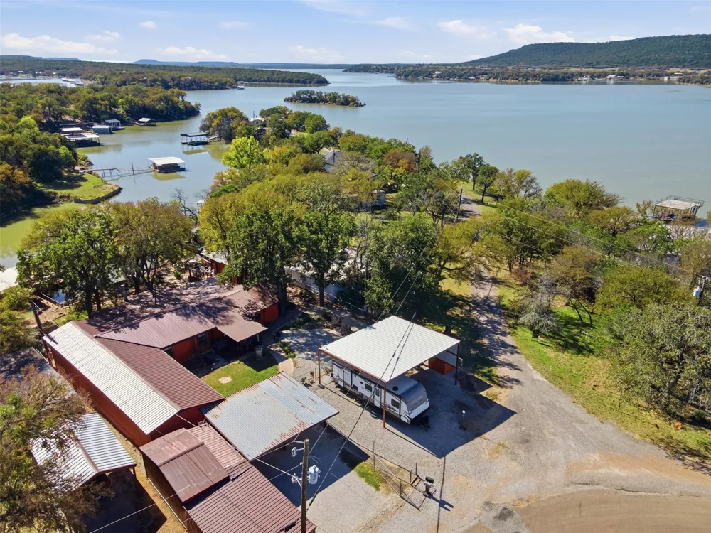302 Kennon Circle Palo Pinto, TX 76484