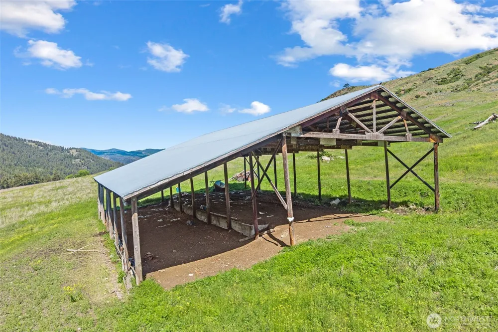 361 Lone Ranch Creek Rd Danville, WA 99121
