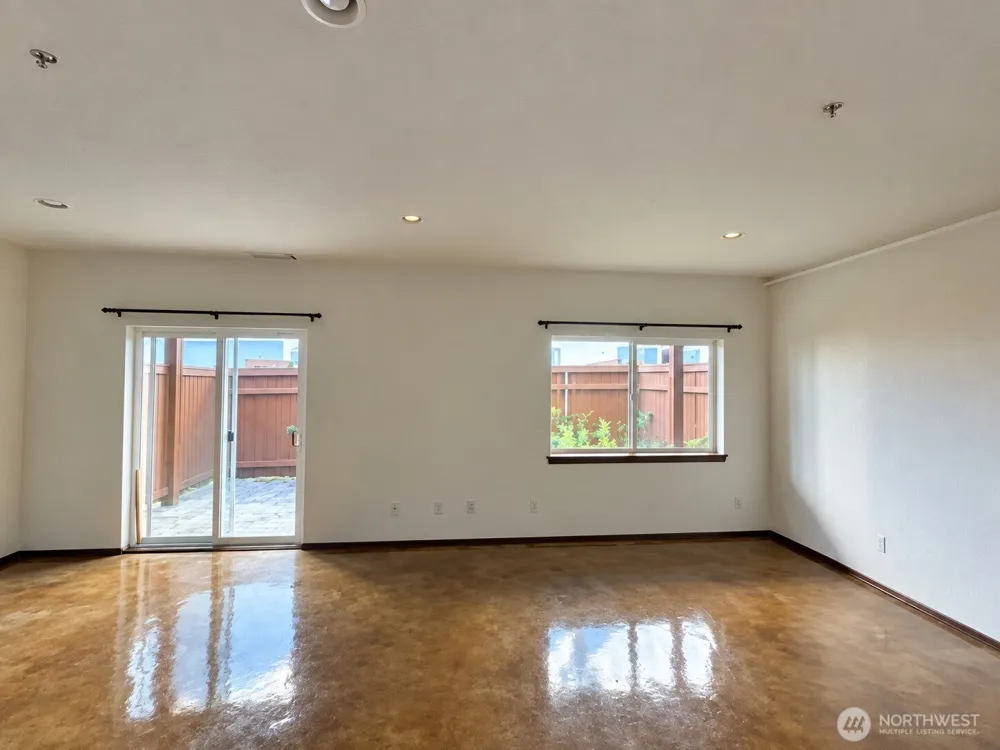 9715 26th Avenue SW #202 Seattle, WA 98106