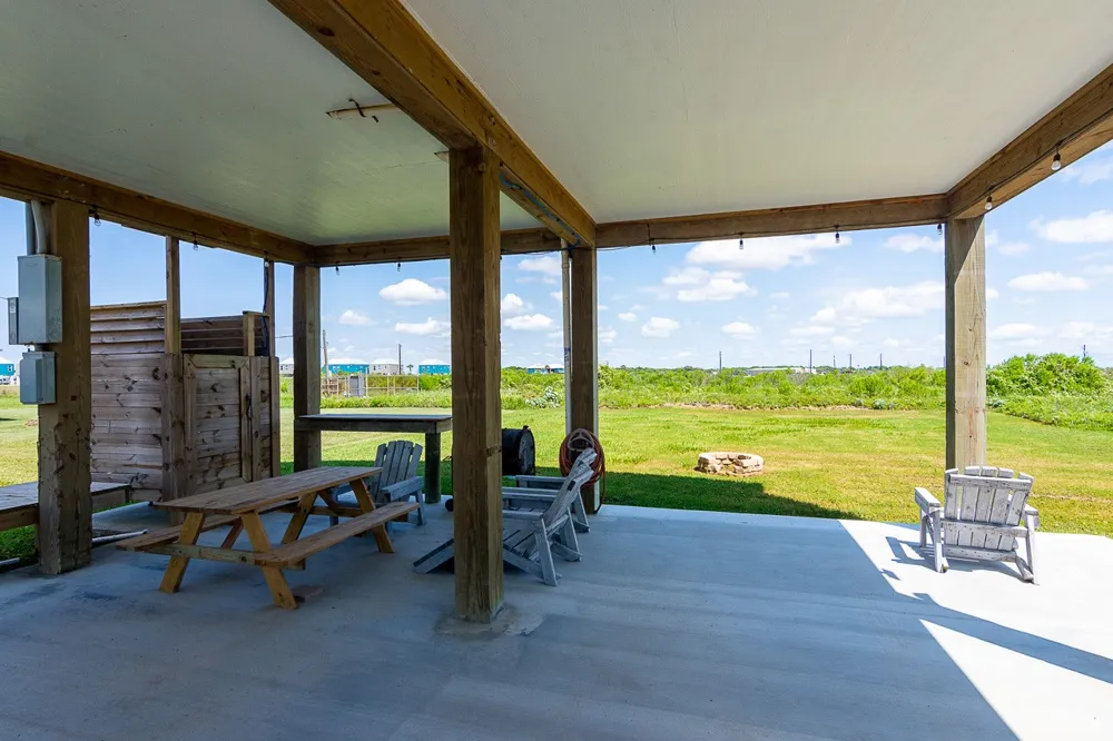119 Beach Front Drive Matagorda, TX 77457