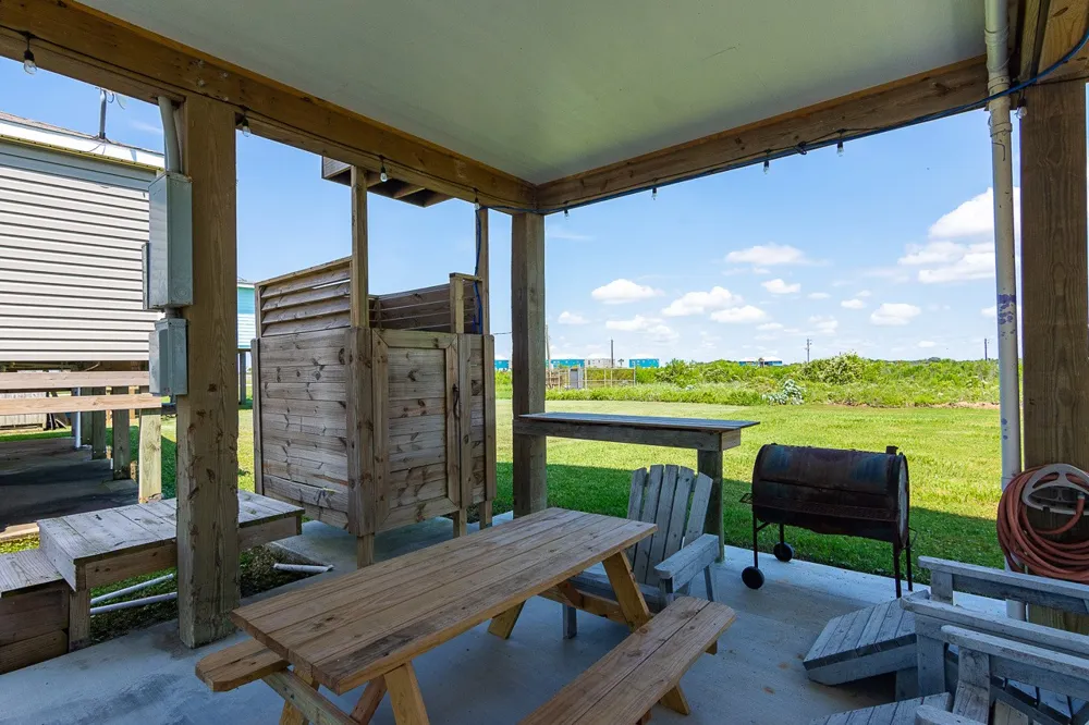 119 Beach Front Drive Matagorda, TX 77457