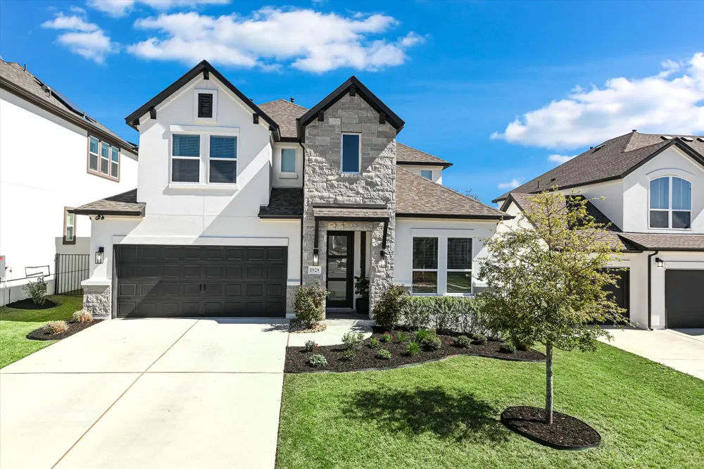 1928 Varese Path Leander, TX 78641