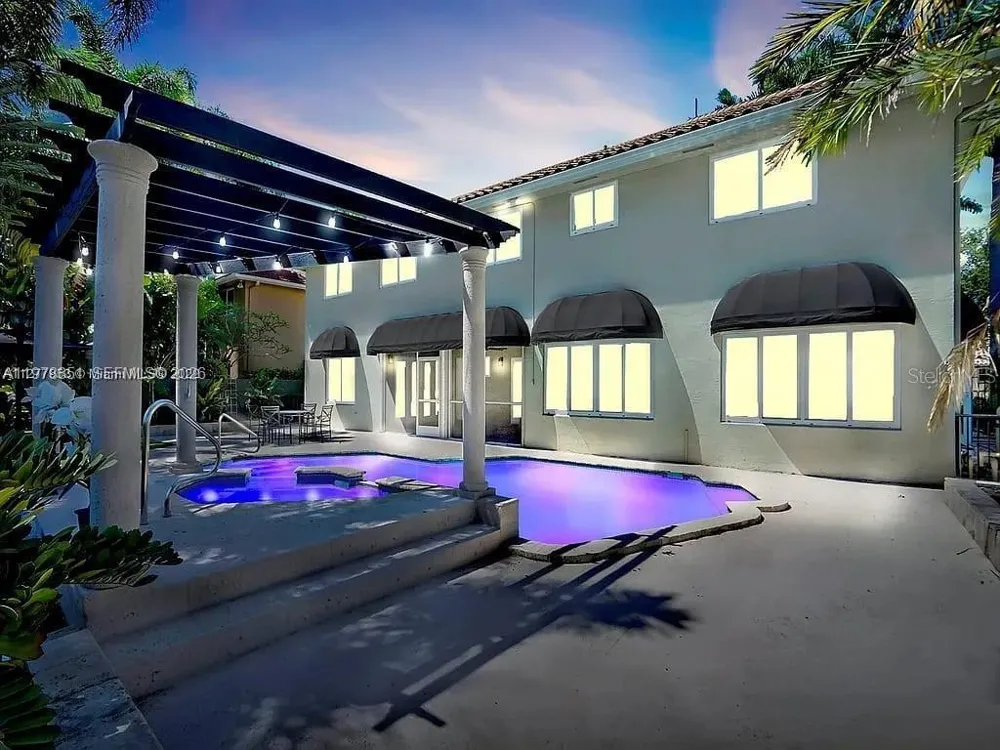 15945 NW 82nd Ct Miami Lakes, FL 33016
