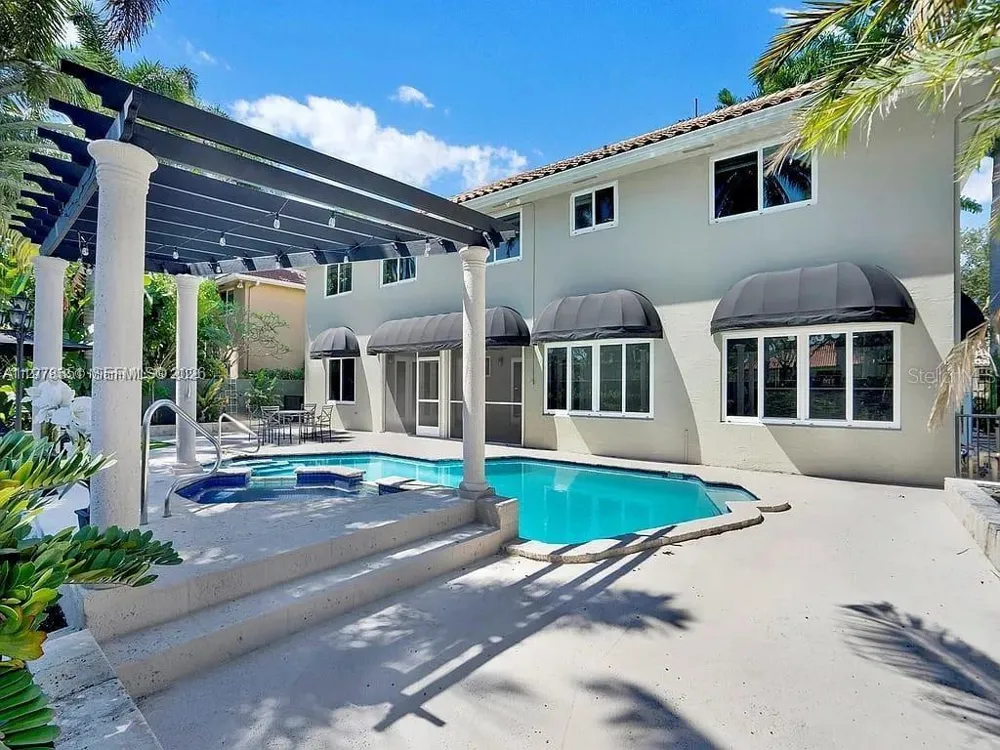 15945 NW 82nd Ct Miami Lakes, FL 33016