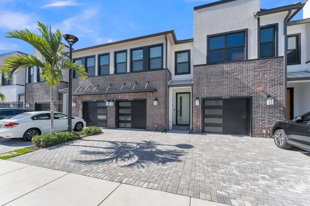 8351 NW 7th Ct Plantation, FL 33324