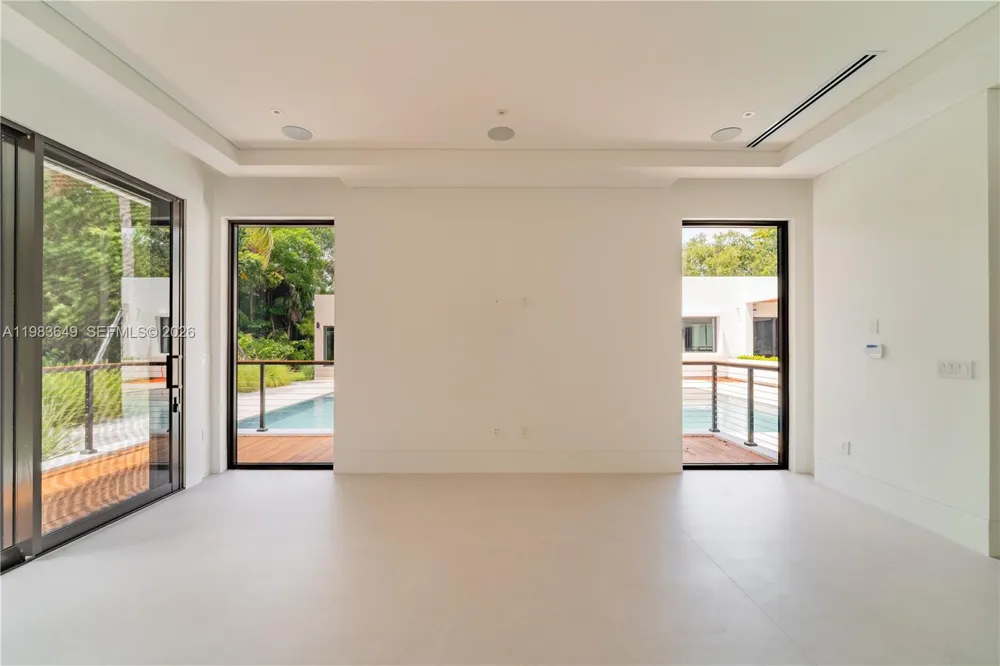 11720 SW 77th Ave Pinecrest, FL 33156
