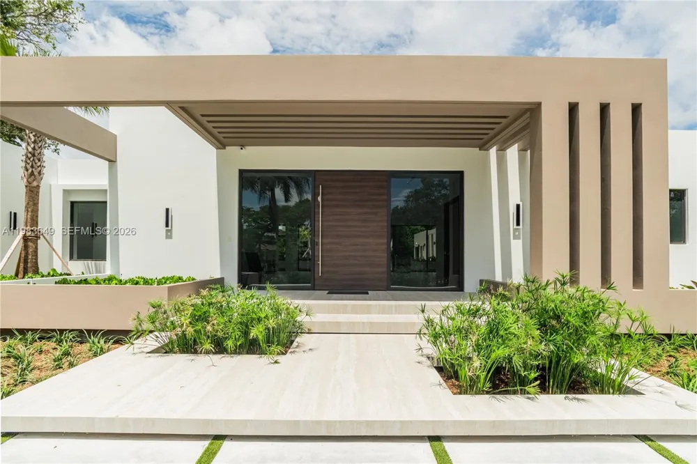 11720 SW 77th Ave Pinecrest, FL 33156