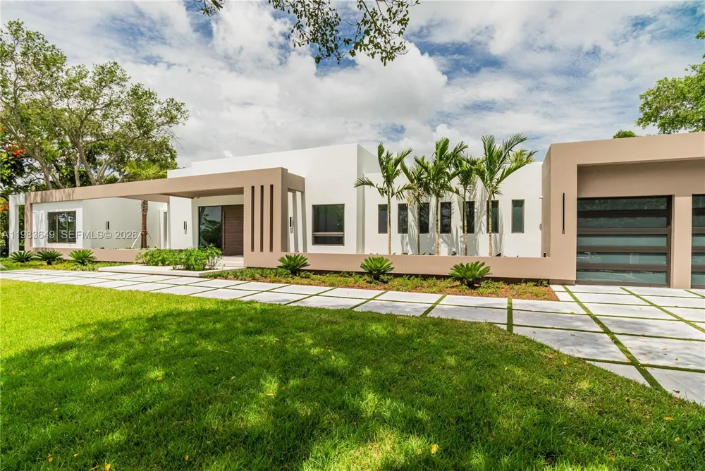 11720 SW 77th Ave Pinecrest, FL 33156
