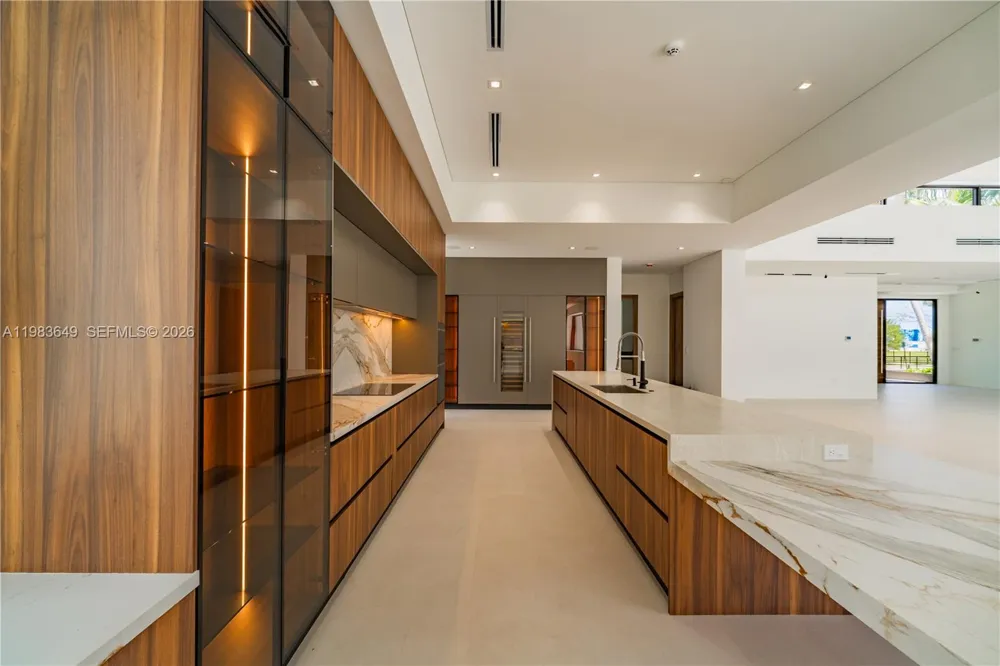 11720 SW 77th Ave Pinecrest, FL 33156