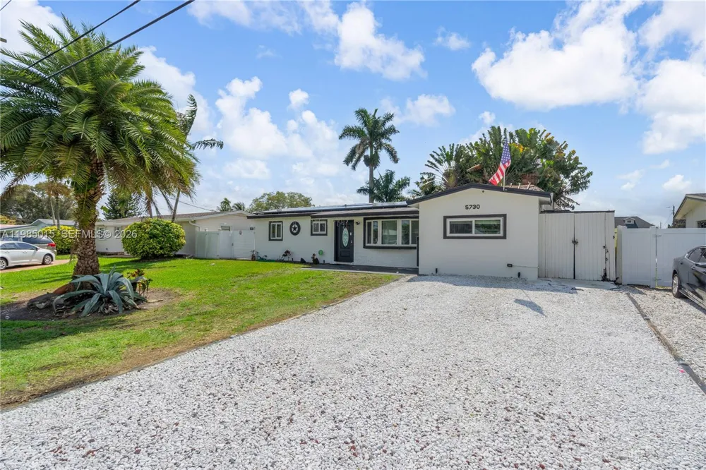 5730 SW 55th St Davie, FL 33314
