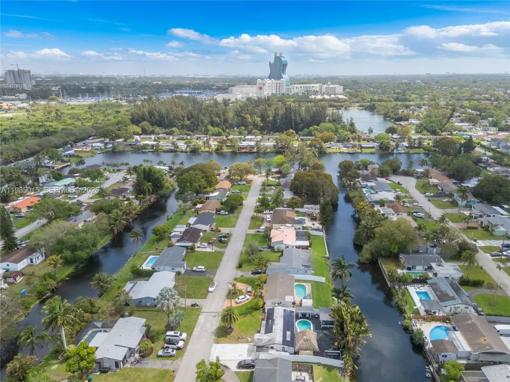5730 SW 55th St Davie, FL 33314