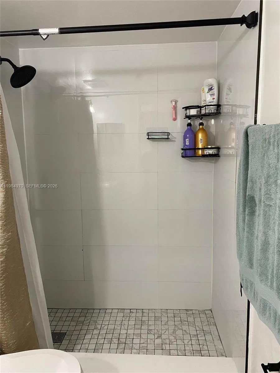 9405 W Flagler St #D105 Miami, FL 33174