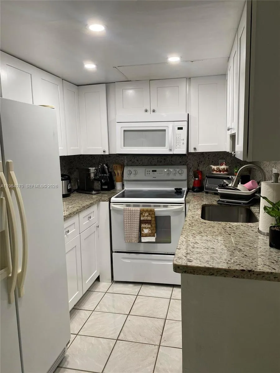 9405 W Flagler St #D105 Miami, FL 33174