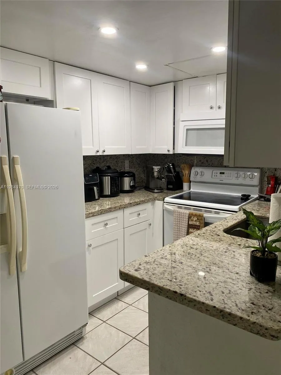 9405 W Flagler St #D105 Miami, FL 33174