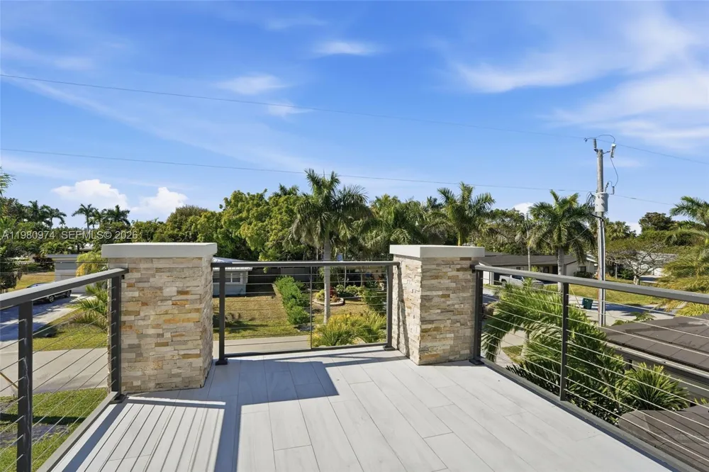5735 Riverside Dr Cape Coral, FL 33904