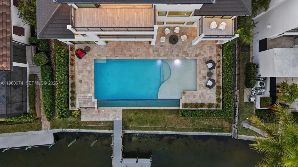 5735 Riverside Dr Cape Coral, FL 33904