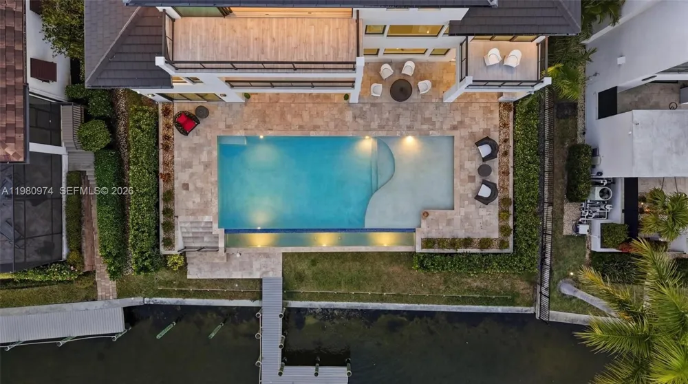 5735 Riverside Dr Cape Coral, FL 33904