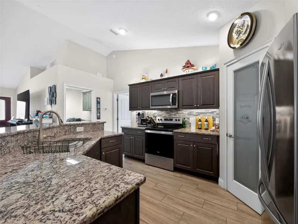 854 FISHER ROAD Ocklawaha, FL 32179