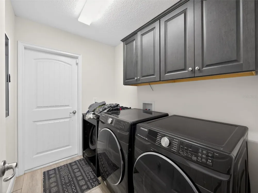 854 FISHER ROAD Ocklawaha, FL 32179