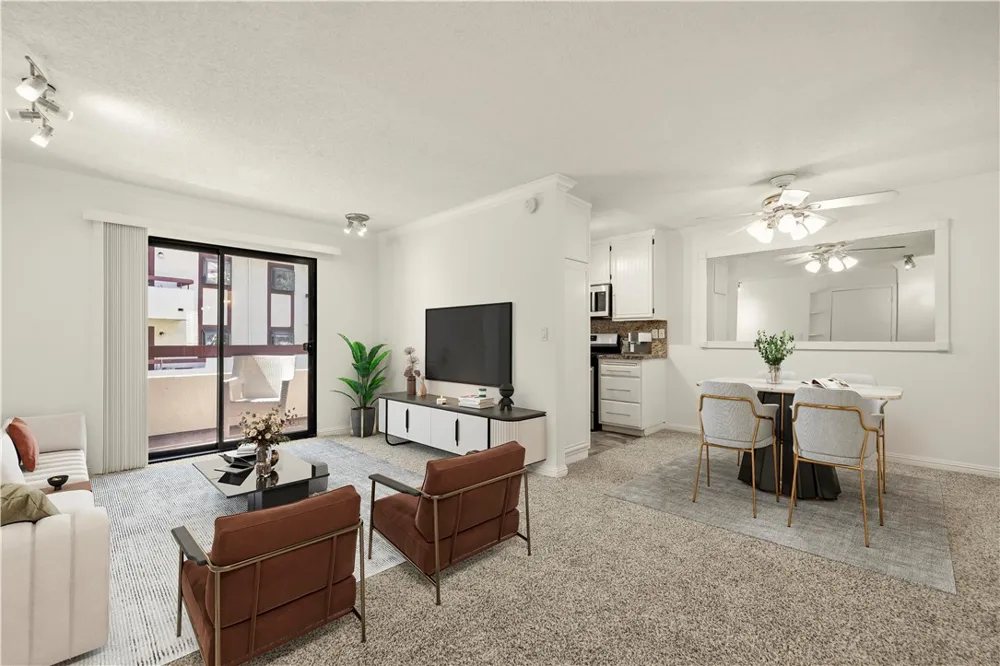 18193 Sundowner Way #815 Canyon Country, CA 91387