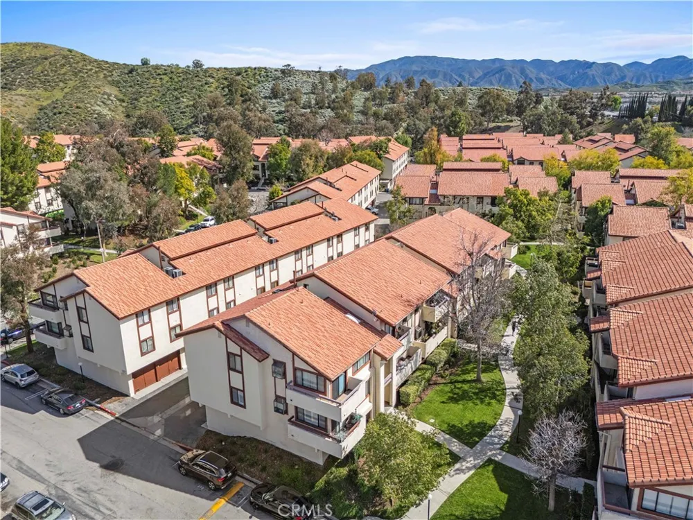 18193 Sundowner Way #815 Canyon Country, CA 91387