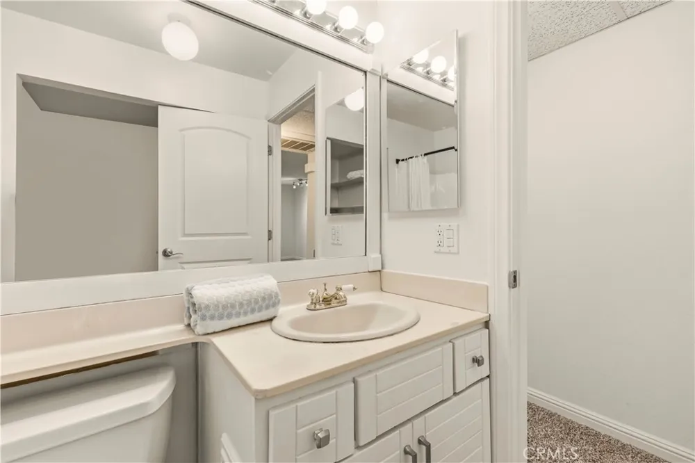 18193 Sundowner Way #815 Canyon Country, CA 91387