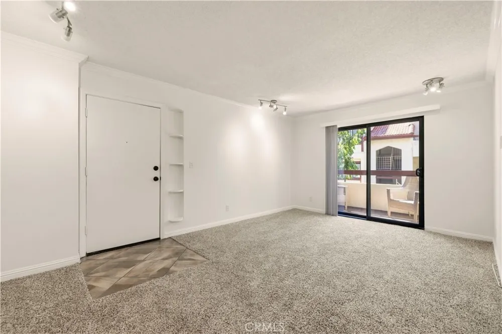 18193 Sundowner Way #815 Canyon Country, CA 91387