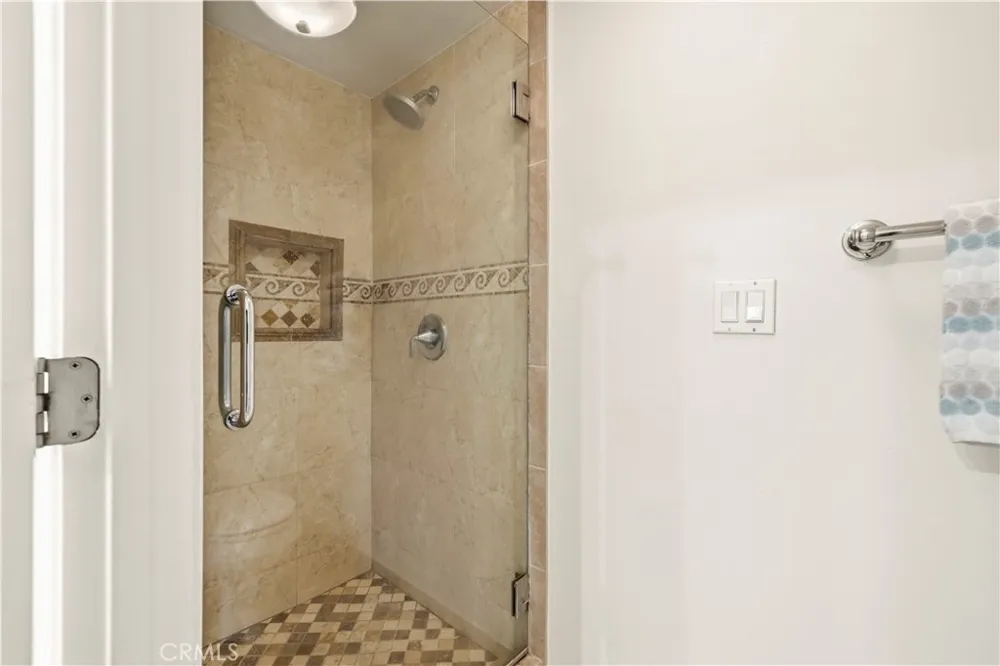 18193 Sundowner Way #815 Canyon Country, CA 91387