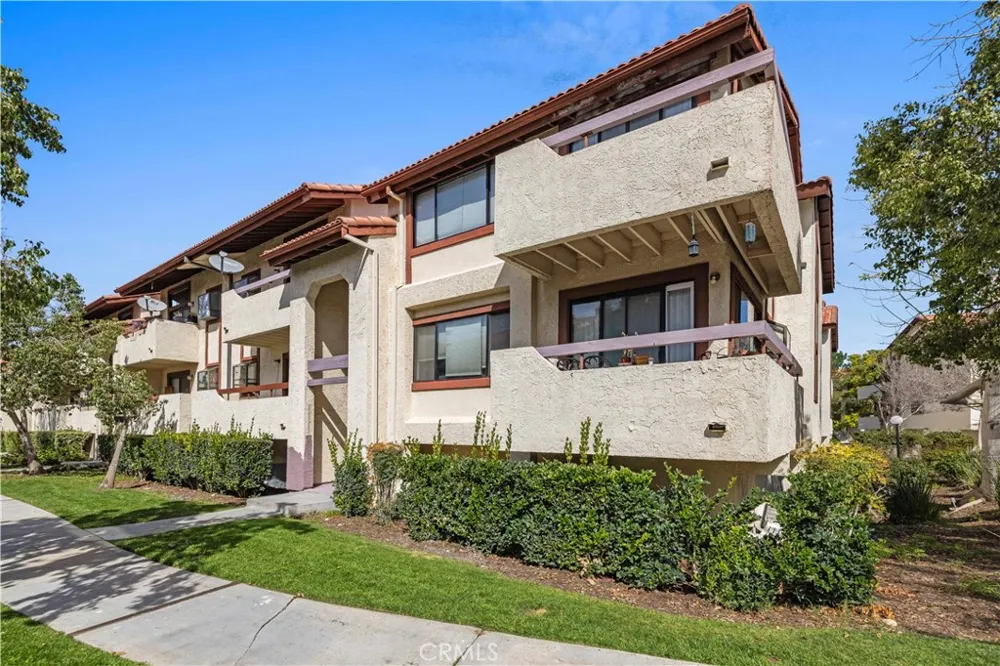 18193 Sundowner Way #815 Canyon Country, CA 91387