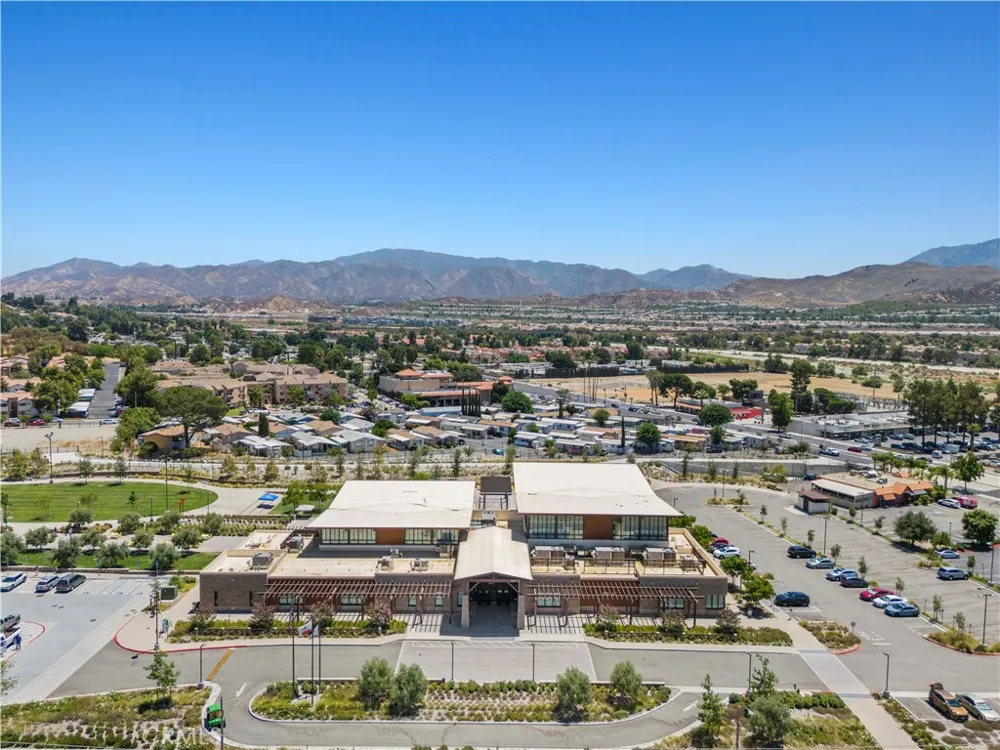 18193 Sundowner Way #815 Canyon Country, CA 91387