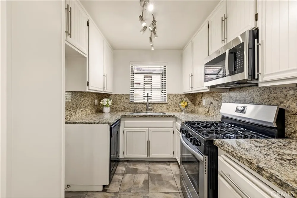 18193 Sundowner Way #815 Canyon Country, CA 91387
